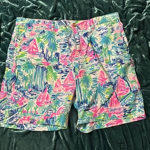 Hard to find Men’s Beaumont shorts by Lilly Pulitzer. Size 38